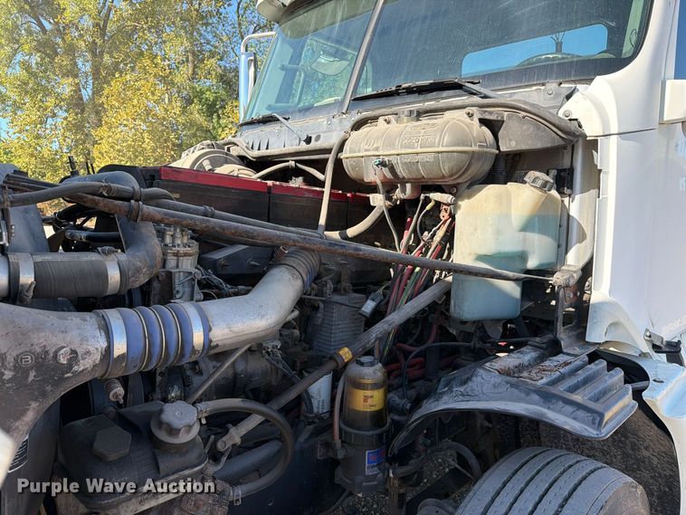 image for item FC3436 2015 Freightliner Columbia semi truck