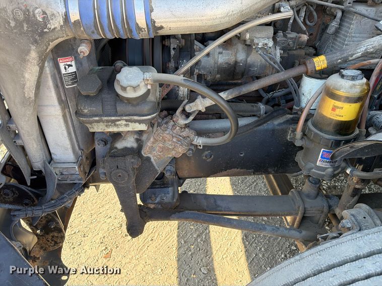 image for item FC3436 2015 Freightliner Columbia semi truck