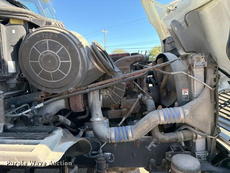 image for item FC3436 2015 Freightliner Columbia semi truck