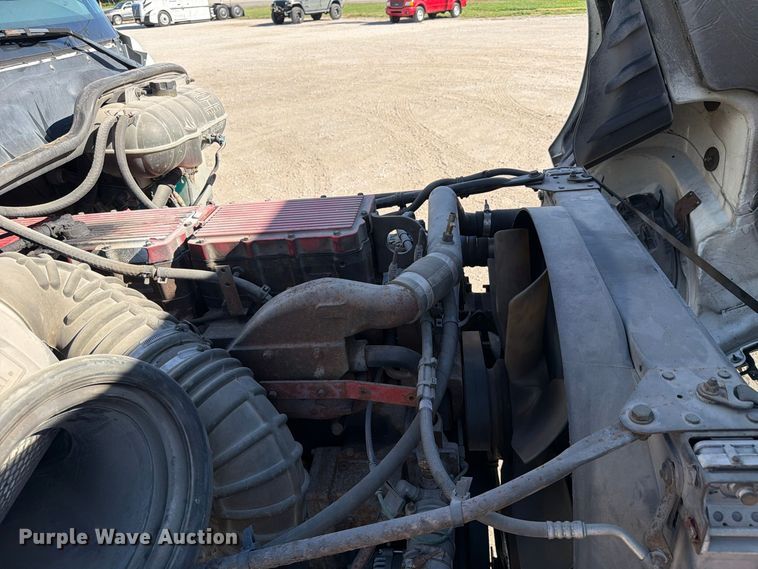 image for item FC3436 2015 Freightliner Columbia semi truck