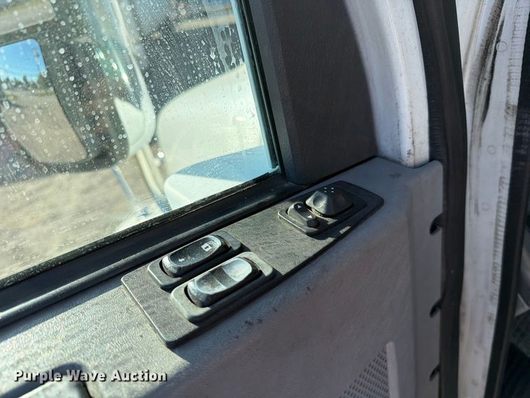image for item FC3437 2015 Freightliner Columbia semi truck