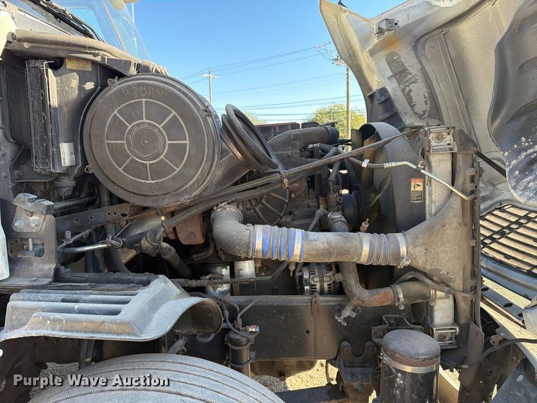 image for item FC3437 2015 Freightliner Columbia semi truck