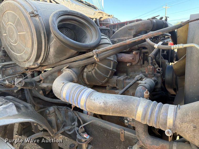 image for item FC3437 2015 Freightliner Columbia semi truck