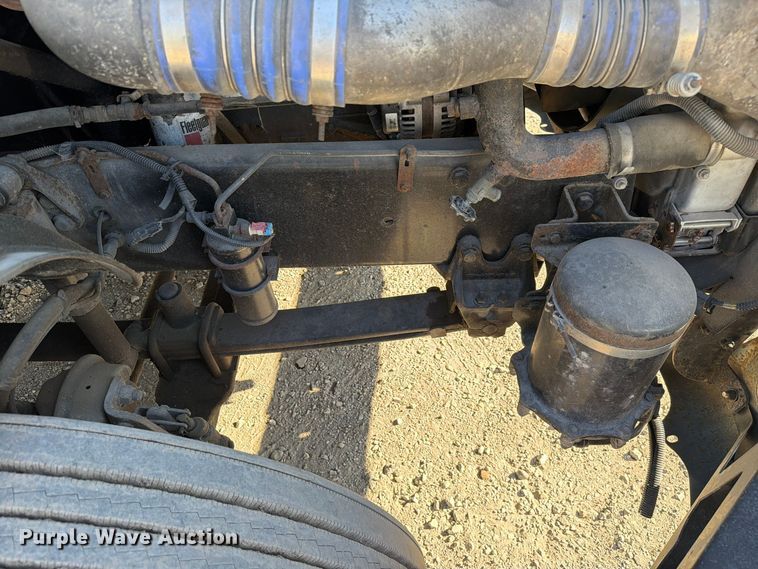 image for item FC3437 2015 Freightliner Columbia semi truck