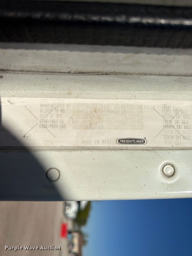 image for item FC3437 2015 Freightliner Columbia semi truck