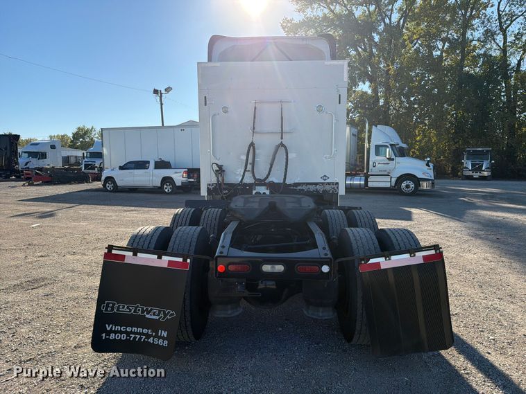 image for item FC3438 2021 Freightliner Cascadia semi truck