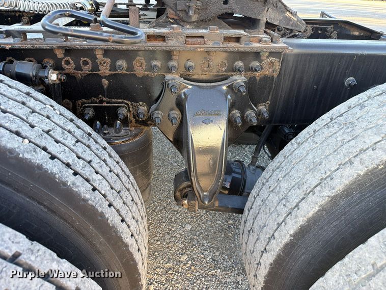 image for item FC3438 2021 Freightliner Cascadia semi truck