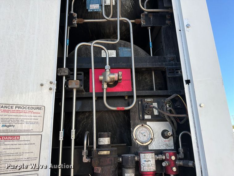 image for item FC3438 2021 Freightliner Cascadia semi truck
