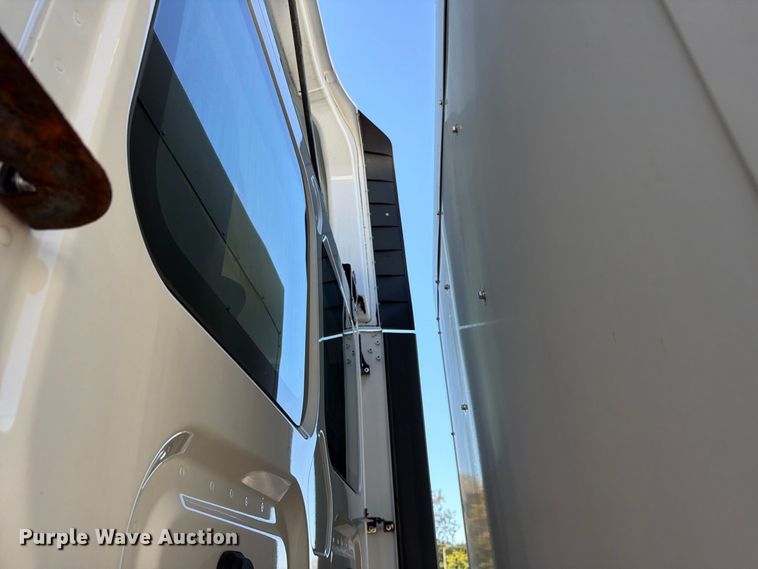 image for item FC3438 2021 Freightliner Cascadia semi truck