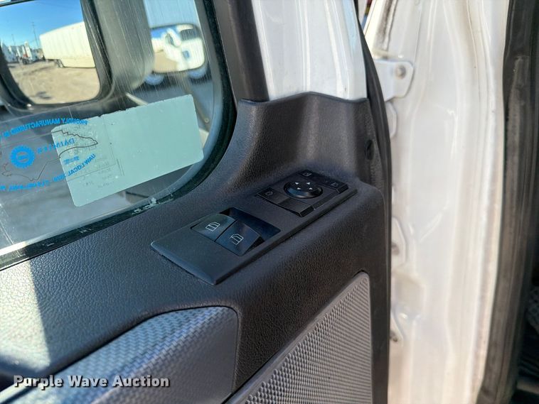 image for item FC3438 2021 Freightliner Cascadia semi truck