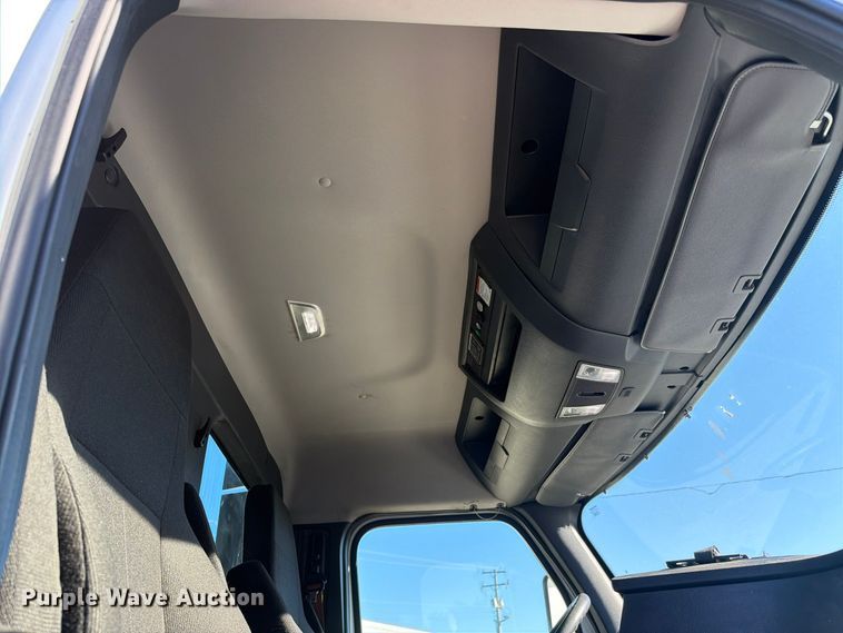 image for item FC3438 2021 Freightliner Cascadia semi truck
