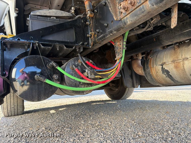 image for item FC3438 2021 Freightliner Cascadia semi truck