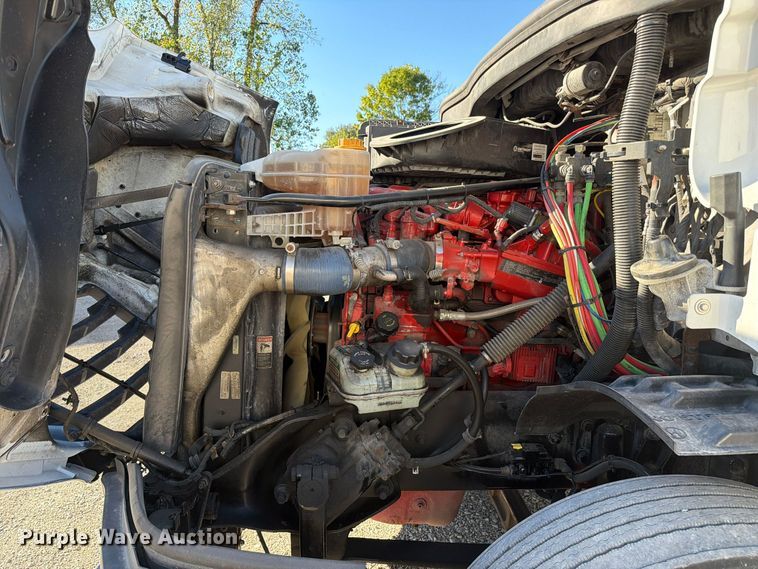 image for item FC3438 2021 Freightliner Cascadia semi truck