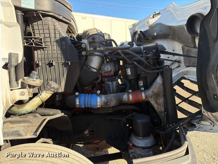 image for item FC3438 2021 Freightliner Cascadia semi truck