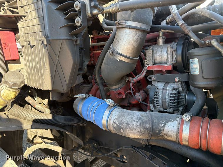 image for item FC3438 2021 Freightliner Cascadia semi truck