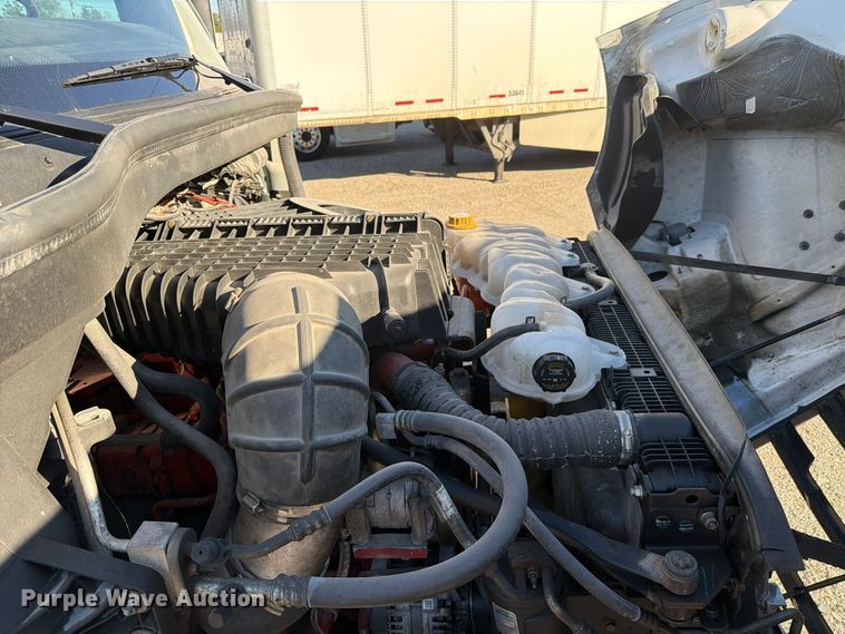 image for item FC3438 2021 Freightliner Cascadia semi truck