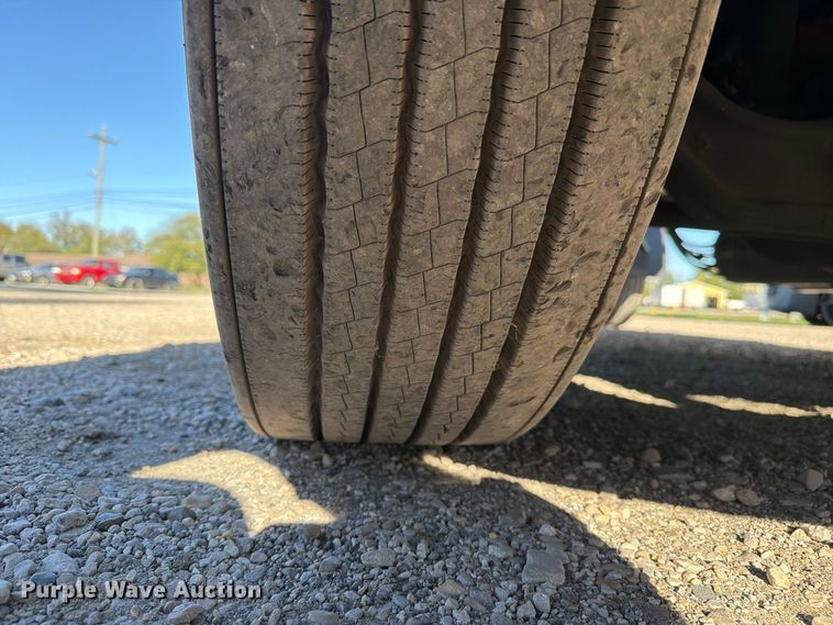 image for item FC3438 2021 Freightliner Cascadia semi truck