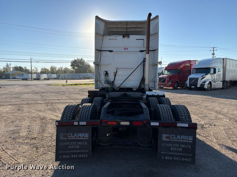 image for item FC3439 2012 Volvo VNL semi truck
