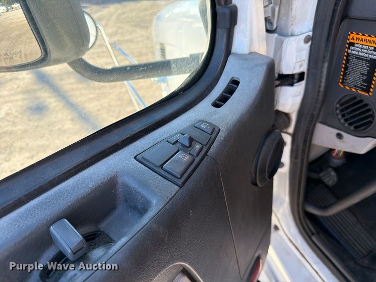 image for item FC3439 2012 Volvo VNL semi truck