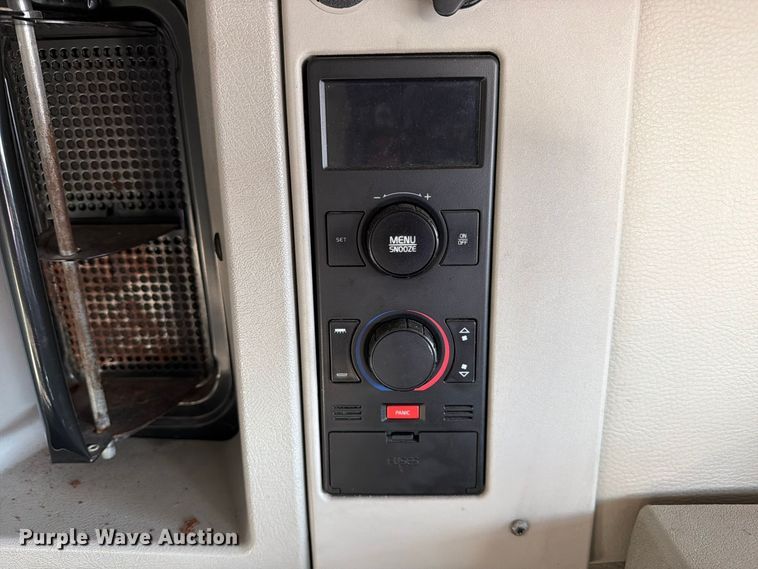 image for item FC3439 2012 Volvo VNL semi truck