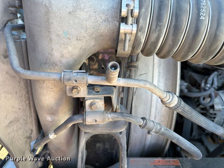 image for item FC3439 2012 Volvo VNL semi truck
