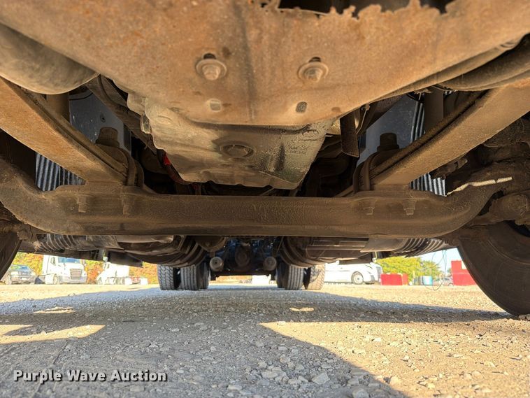 image for item FC3439 2012 Volvo VNL semi truck