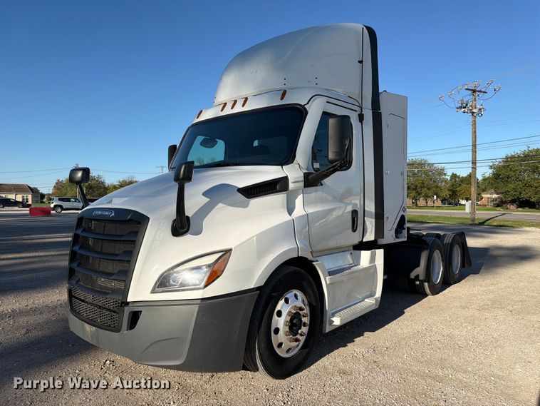 image for item FC3441 2021 Freightliner Cascadia semi truck