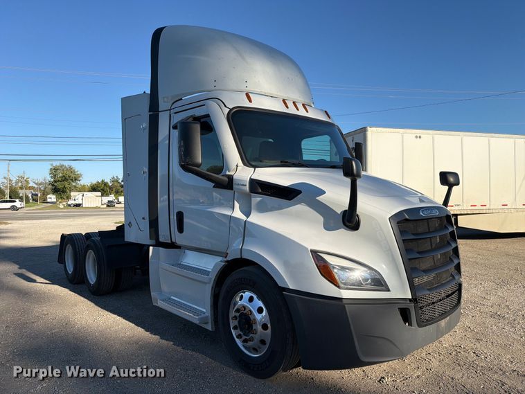 image for item FC3441 2021 Freightliner Cascadia semi truck