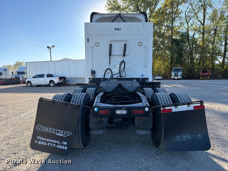 image for item FC3441 2021 Freightliner Cascadia semi truck