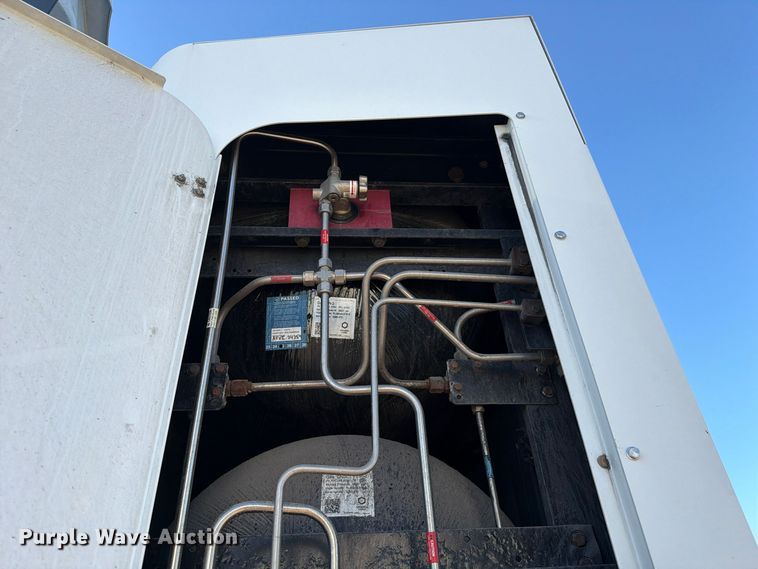 image for item FC3441 2021 Freightliner Cascadia semi truck