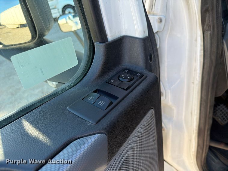 image for item FC3441 2021 Freightliner Cascadia semi truck