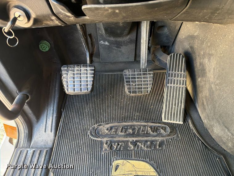 image for item FC3441 2021 Freightliner Cascadia semi truck