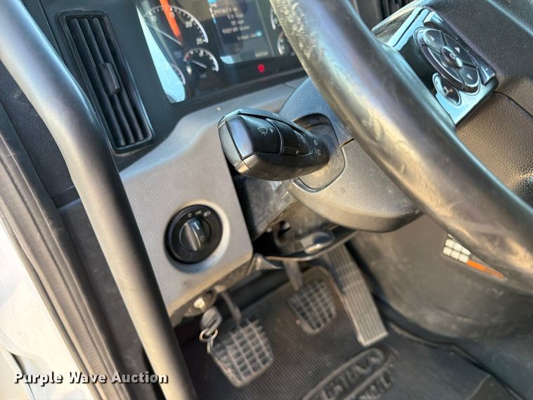image for item FC3441 2021 Freightliner Cascadia semi truck