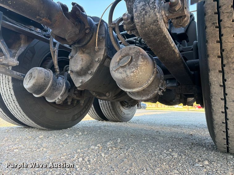 image for item FC3441 2021 Freightliner Cascadia semi truck