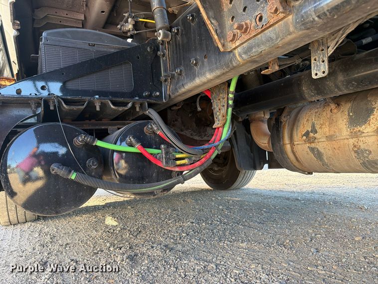 image for item FC3441 2021 Freightliner Cascadia semi truck