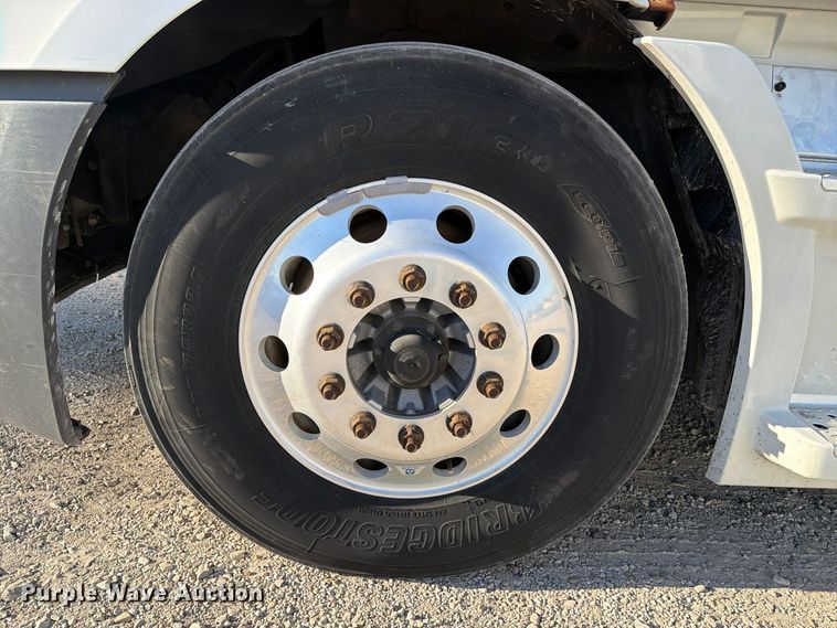 image for item FC3441 2021 Freightliner Cascadia semi truck