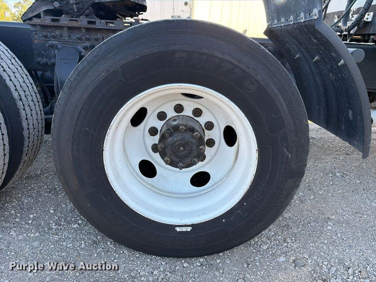 image for item FC3441 2021 Freightliner Cascadia semi truck