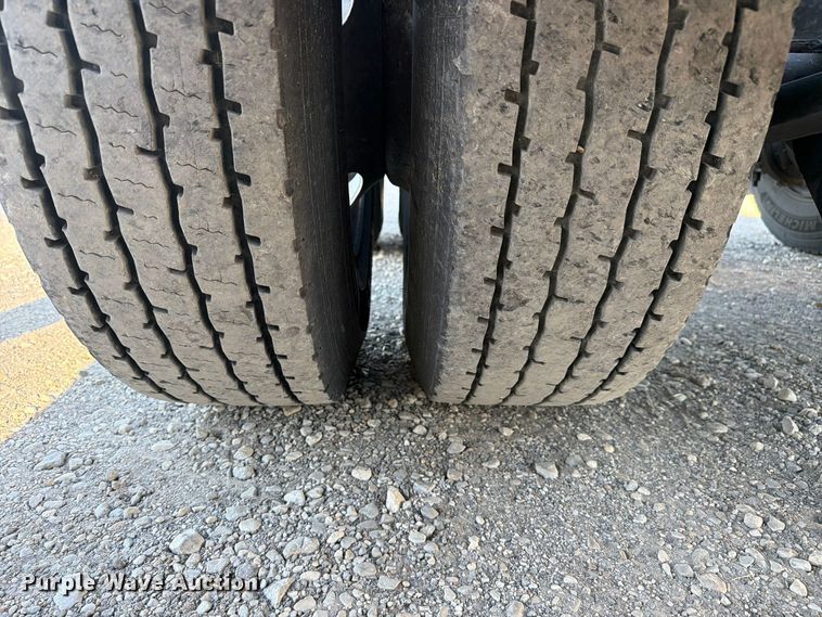 image for item FC3441 2021 Freightliner Cascadia semi truck