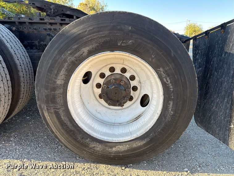 image for item FC3441 2021 Freightliner Cascadia semi truck