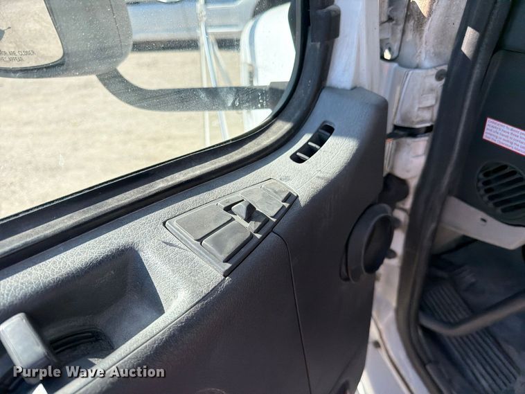 image for item FC3442 2006 Volvo VNL semi truck