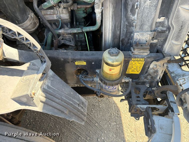 image for item FC3442 2006 Volvo VNL semi truck