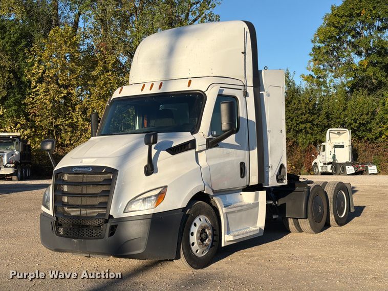 image for item FC3444 2021 Freightliner Cascadia semi truck