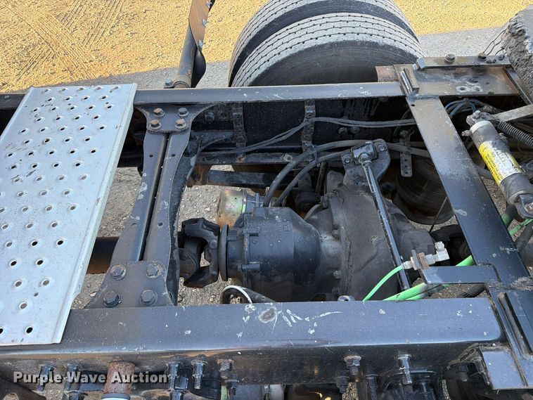 image for item FC3444 2021 Freightliner Cascadia semi truck