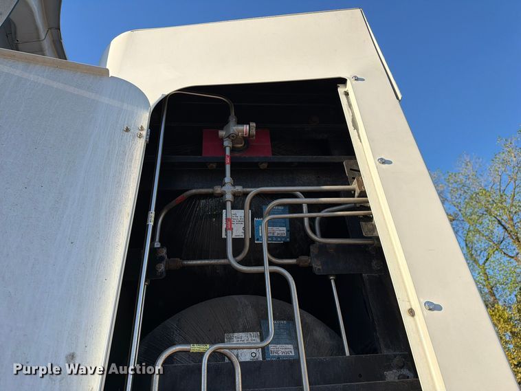 image for item FC3444 2021 Freightliner Cascadia semi truck
