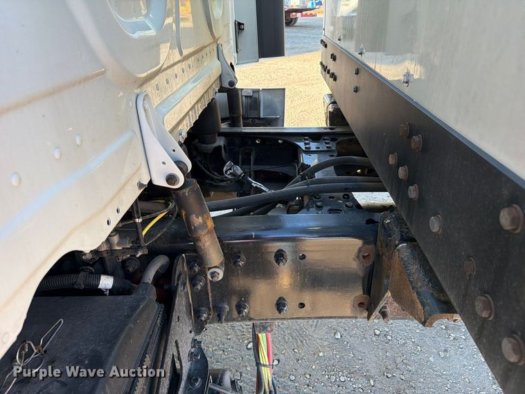 image for item FC3444 2021 Freightliner Cascadia semi truck