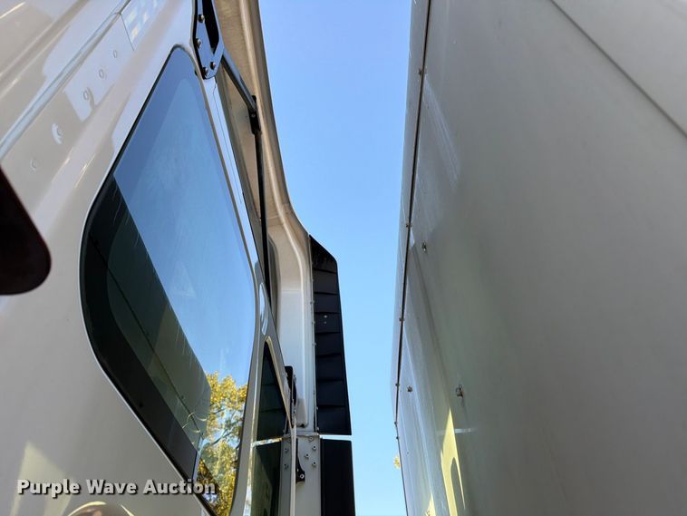 image for item FC3444 2021 Freightliner Cascadia semi truck