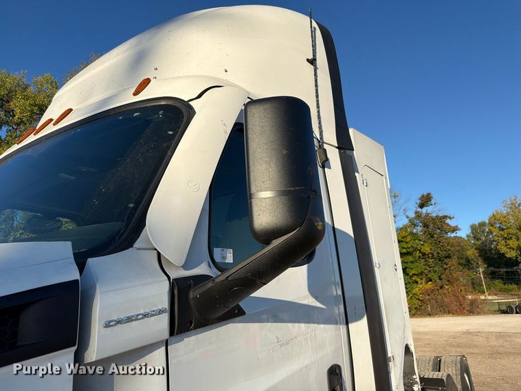 image for item FC3444 2021 Freightliner Cascadia semi truck