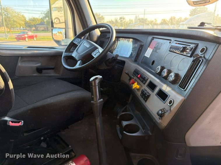 image for item FC3444 2021 Freightliner Cascadia semi truck