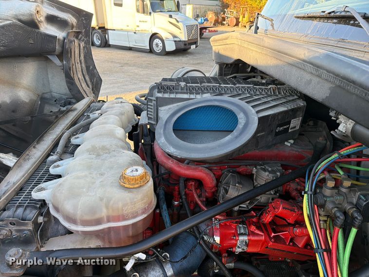 image for item FC3444 2021 Freightliner Cascadia semi truck