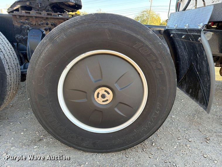 image for item FC3444 2021 Freightliner Cascadia semi truck